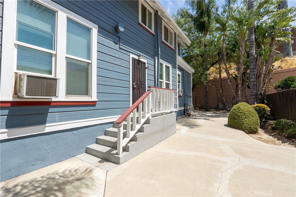 3452 Mulberry Street Riverside, CA 92501 - Photo 22 of 45 Unit 3 Entrance and Side Yard Common Space