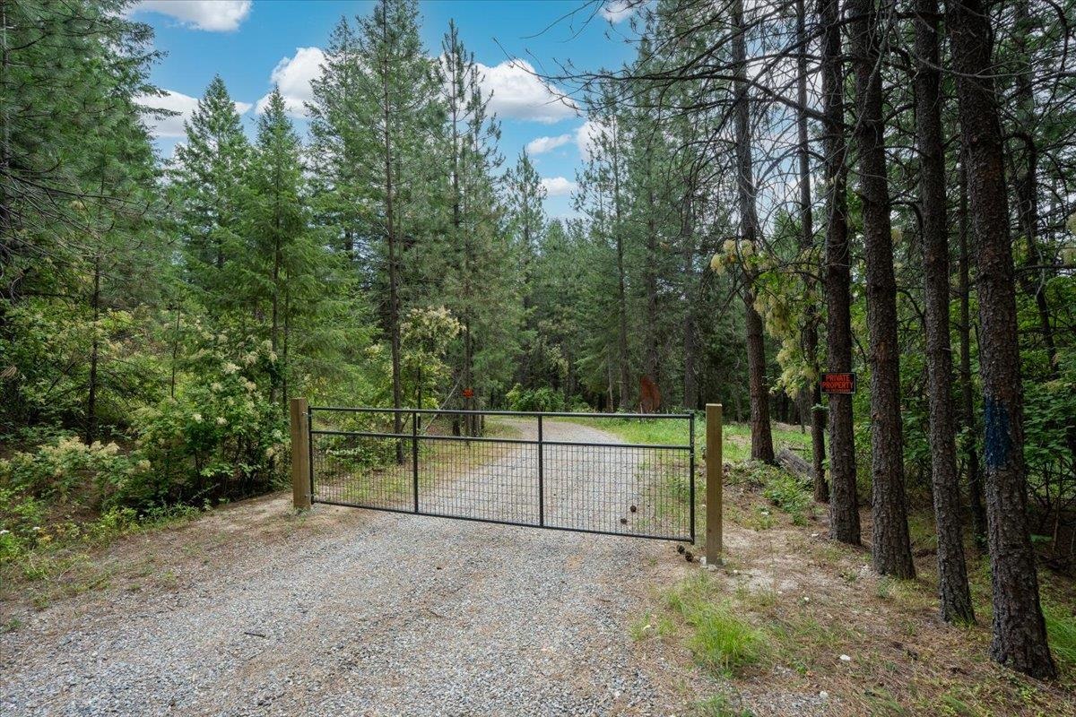 28420 Thunderhill Road Chattaroy, WA 99003 - Photo 2 of 26 Gallery Image 2