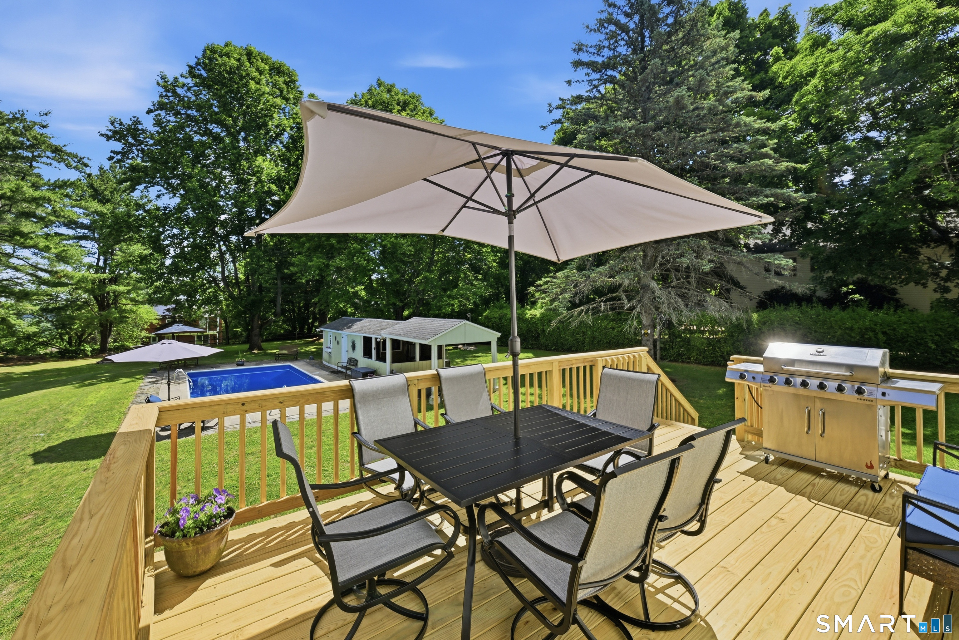 8 Winthrop Road Bethel, CT 06801 - Photo 2 of 32