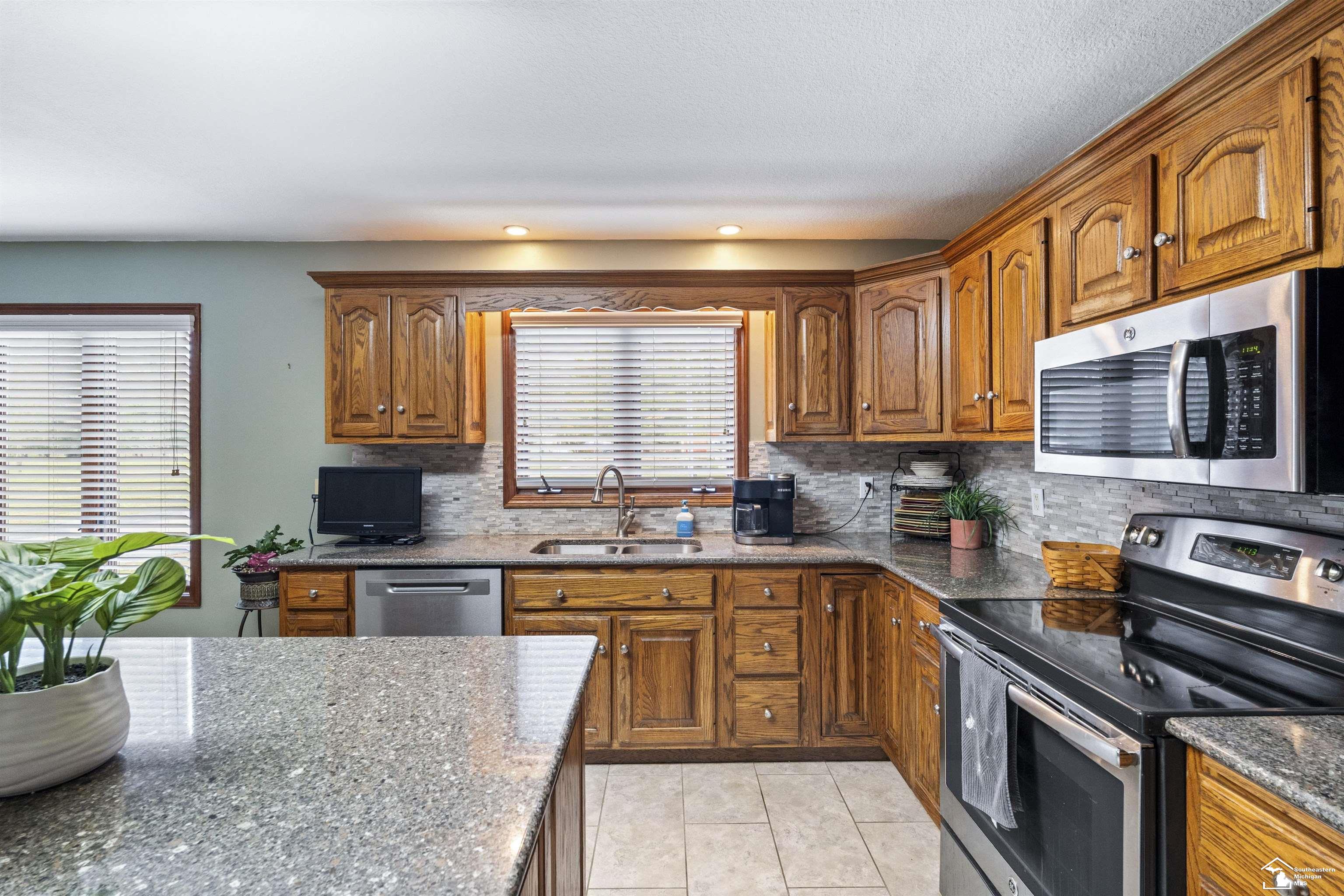 11662 Wells Road Petersburg, MI 49270 - Photo 2 of 53