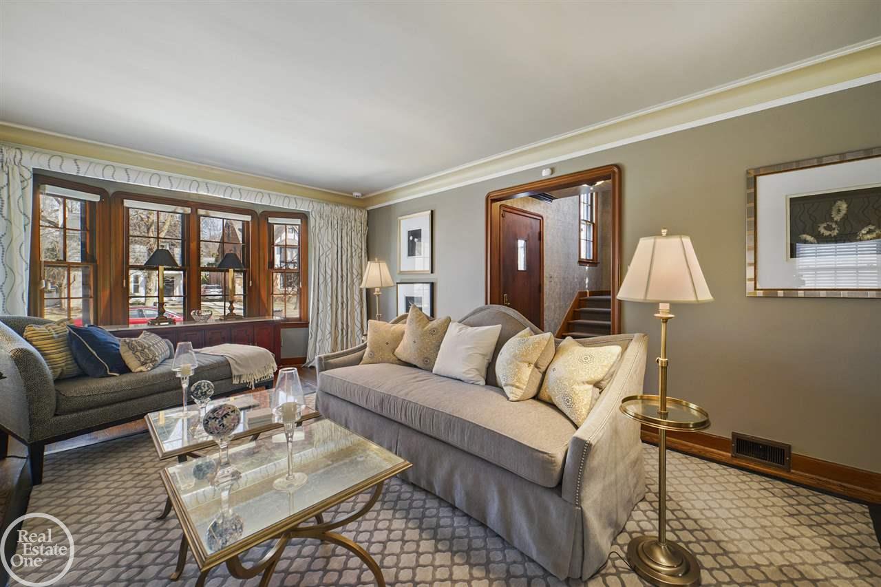 275 Moran Road Grosse Pointe, MI 48236 - Photo 8 of 43 50036996-7.JPG