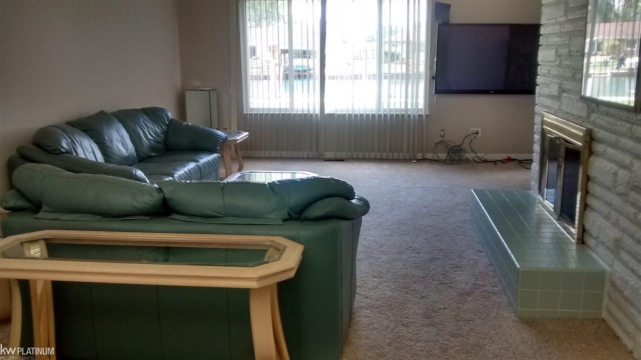 7261 Flamingo Road Algonac, MI 48001 - Photo 7 of 23 31293435-6.JPG