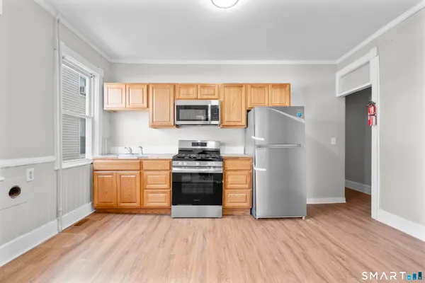 $2,150 | 394 Gregory Street, Unit 3, Bridgeport, CT 06604