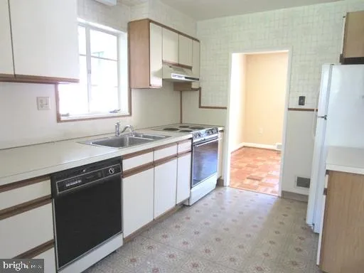 $2,350 | 34 Homewood Road, Wilmington, DE 19803