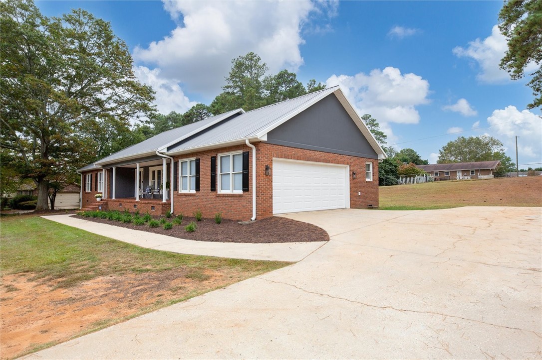 607 Centerville Road Anderson, SC 29625 - Photo 3 of 50