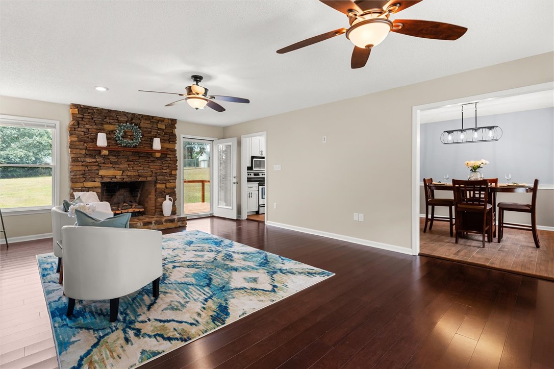 607 Centerville Road Anderson, SC 29625 - Photo 8 of 50 Living Room