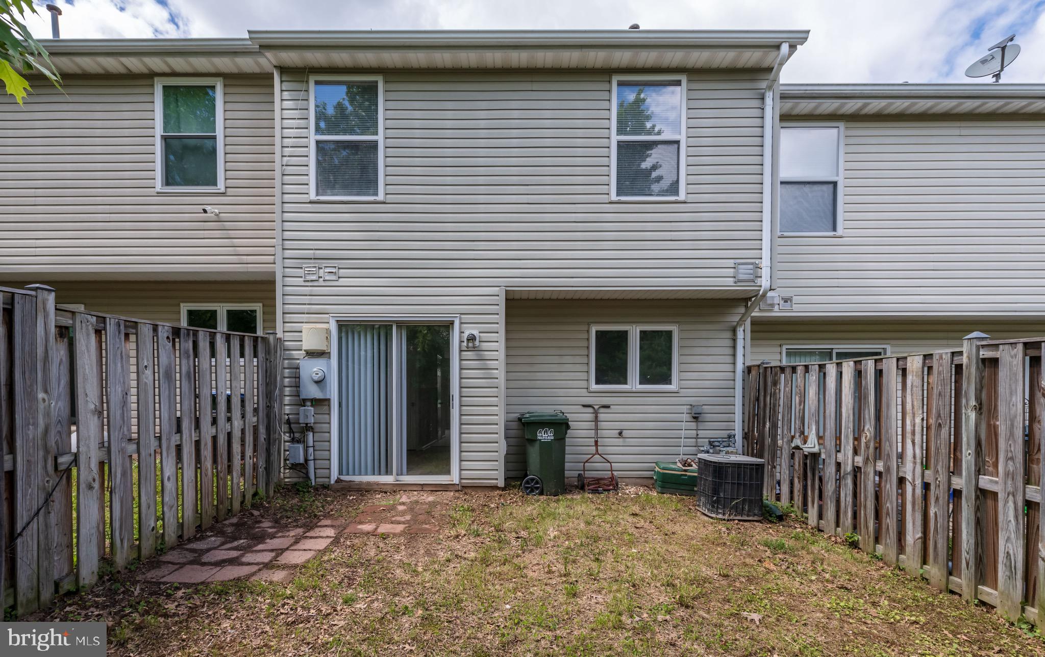 14809 Bolton Road Centreville, VA 20121 - Photo 24 of 31 Exterior
