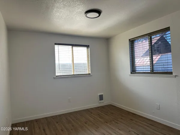$289,000 | 204 North Spokane Street, Moxee, WA 98936