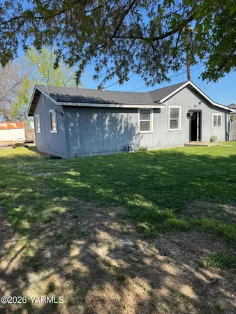 $289,000 | 204 North Spokane Street, Moxee, WA 98936