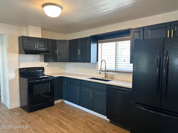 $289,000 | 204 North Spokane Street, Moxee, WA 98936