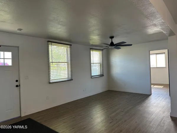 $289,000 | 204 North Spokane Street, Moxee, WA 98936