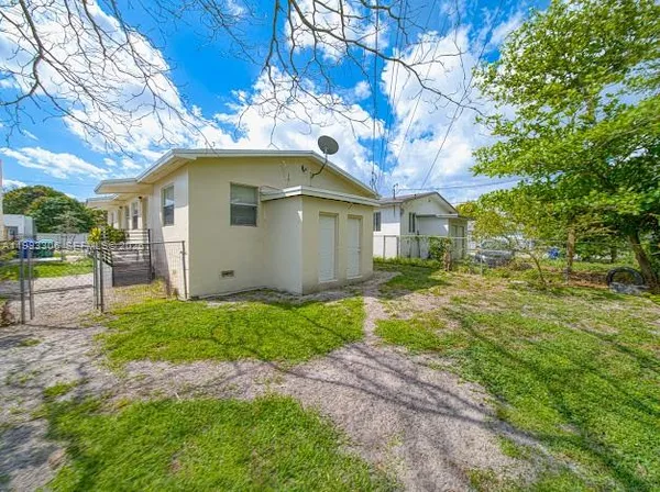 $2,400 | 1887 Northwest 48th Street, Unit 1887, Miami, FL 33142