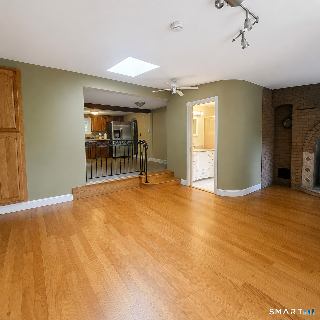 561 Hopewell Road Glastonbury, CT 06073 - Photo 4 of 21