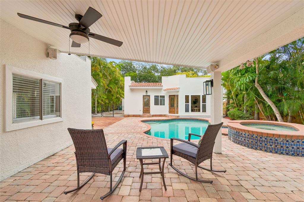 2434 West Prospect Road Tampa, FL 33629 - Photo 33 of 45 a view of a house with backyard and sitting area