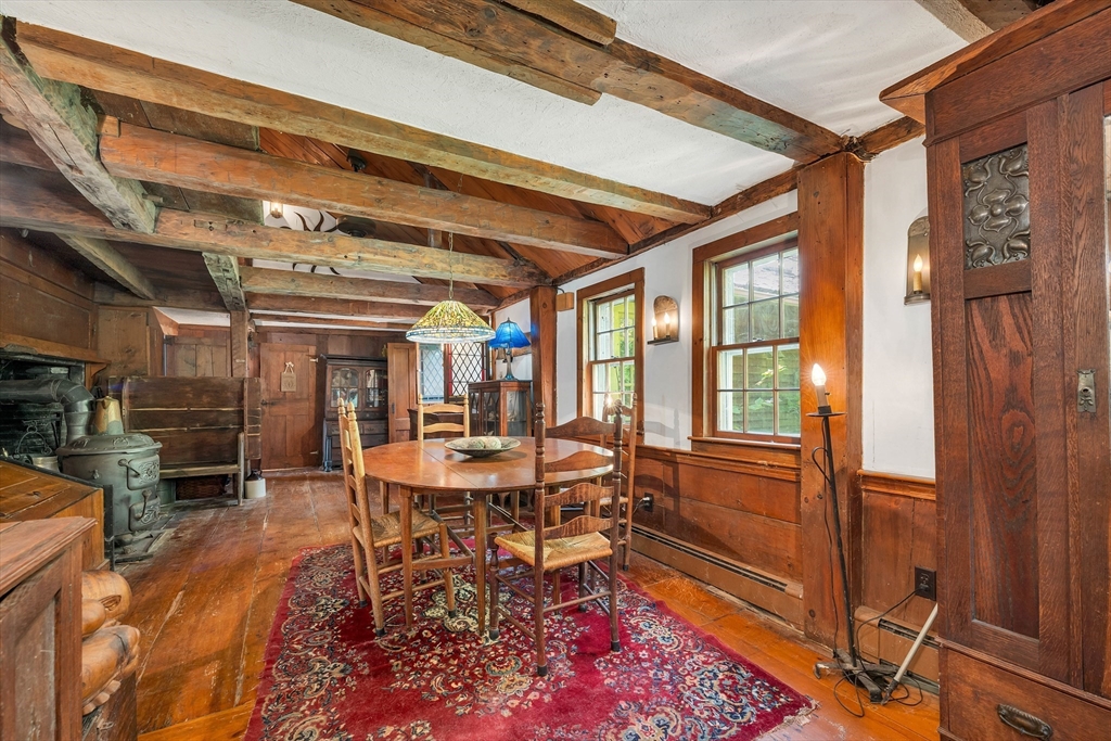 8 Ferry Road Salisbury, MA 01952 - Photo 13 of 42 a dining room with furniture