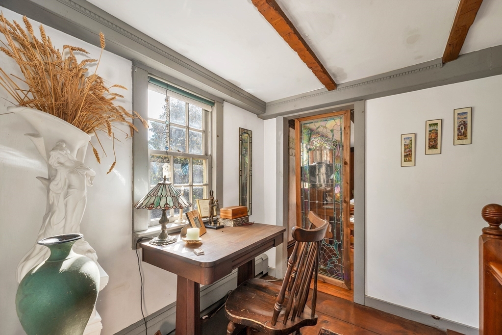 8 Ferry Road Salisbury, MA 01952 - Photo 28 of 42 a view of a livingroom with furniture and window