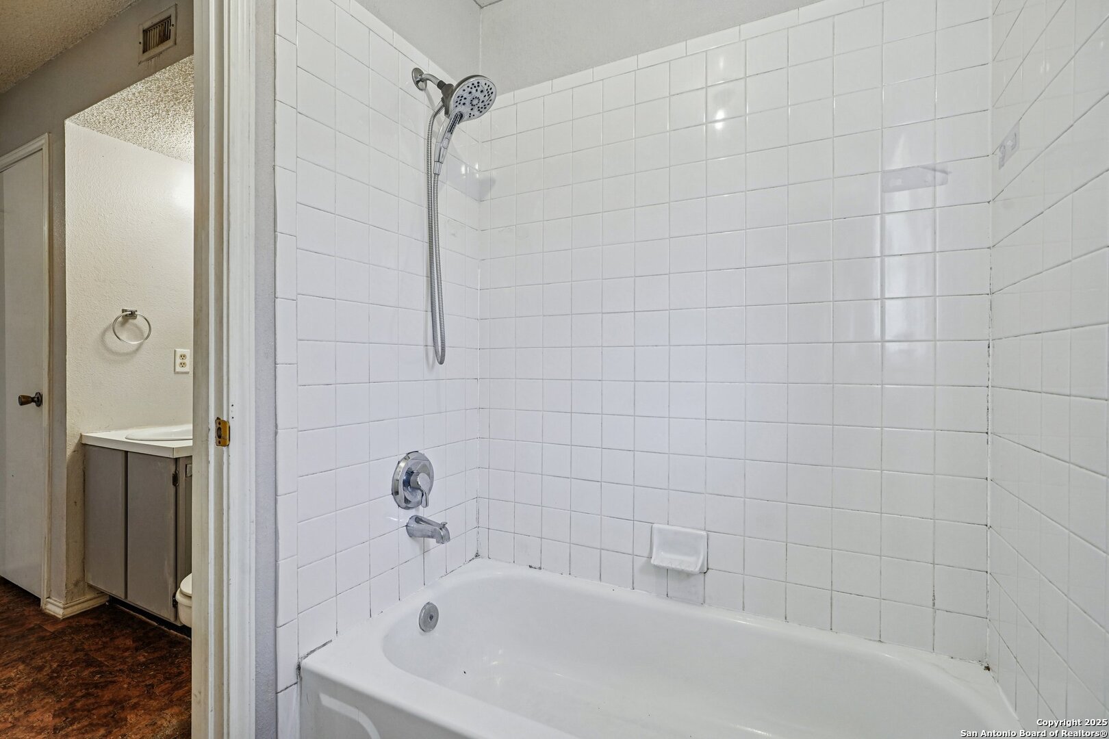 1601 Newton Street Kerrville, TX 78028 - Photo 12 of 23 a bathroom with a white bath tub