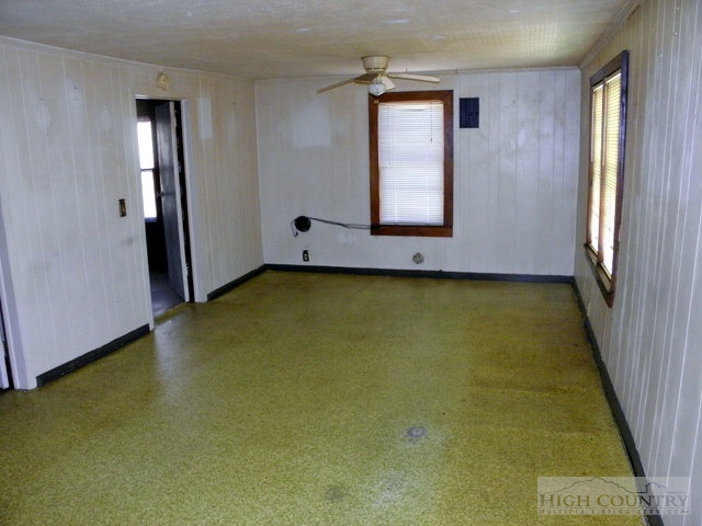380 Hart Road Lansing, NC 28643 - Photo 7 of 12