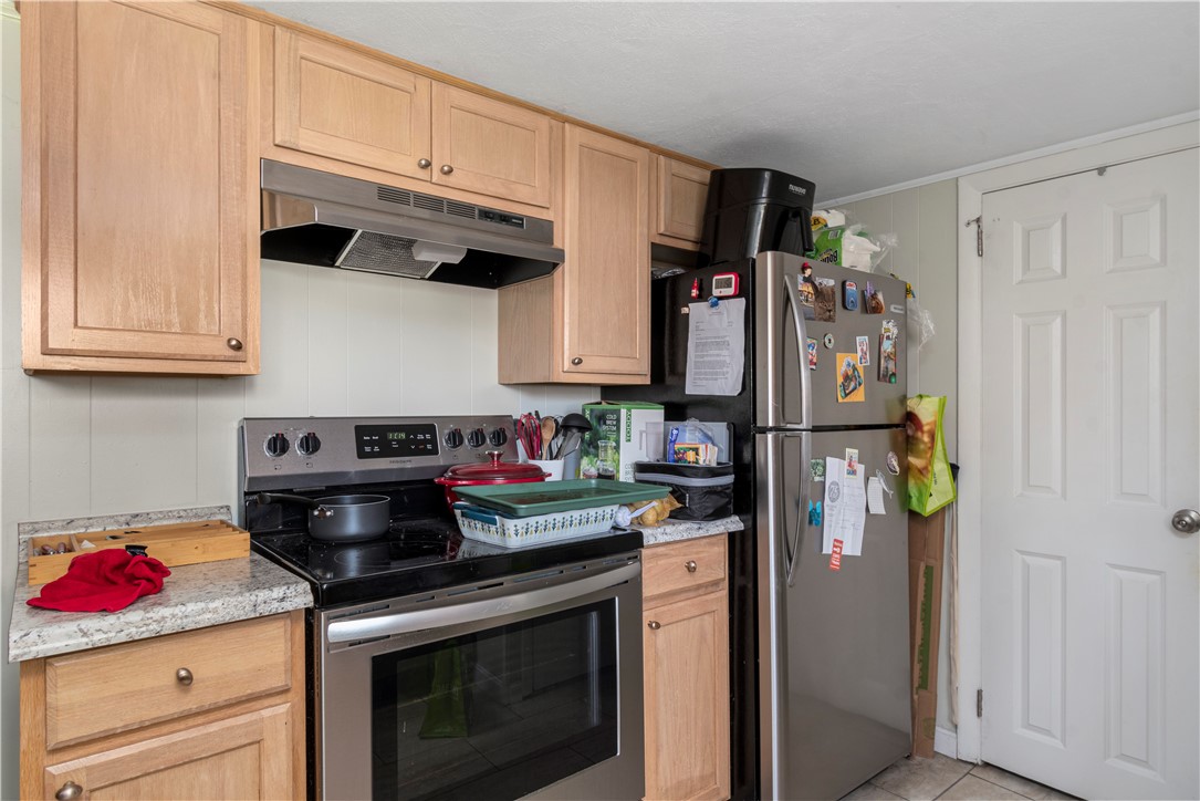 39 Fair Street Warwick, RI 02888 - Photo 13 of 29