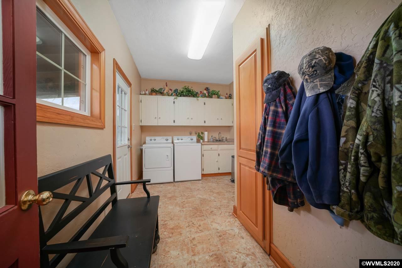 944 Howell Prairie Road Northeast Salem, OR 97317 - Photo 26 of 42 Gallery Image 26