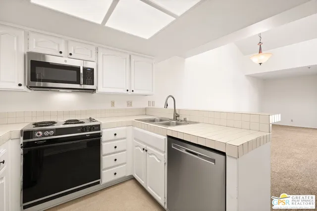 $345,000 | 500 East Amado Road, Unit 121, Palm Springs, CA 92262