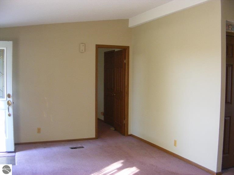 7755 Blackmer Road Carson City, MI 48811 - Photo 16 of 20 1790759-15.JPG
