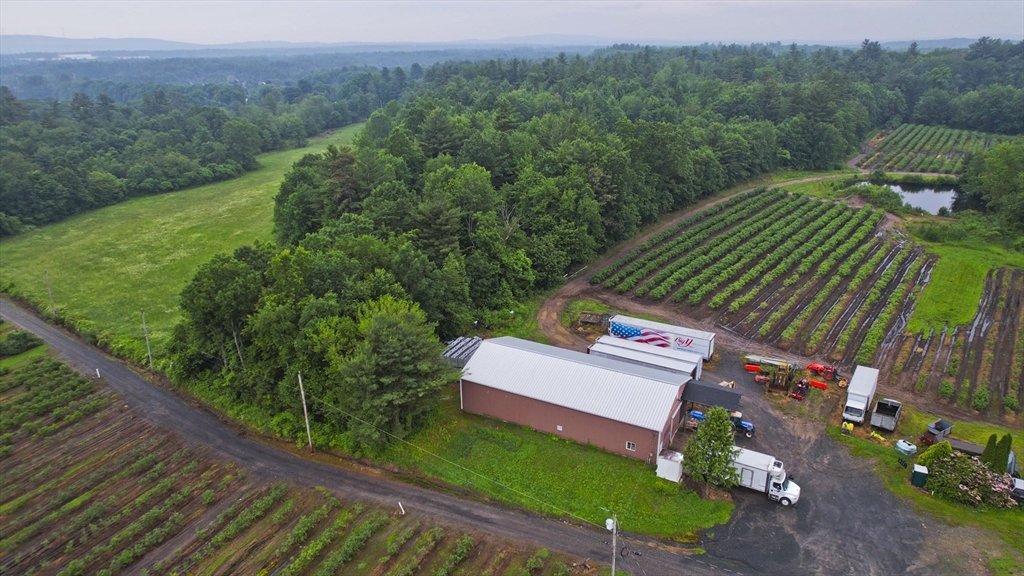 336 Russellville Road Westfield, MA 01085 - Photo 10 of 18 a view of a back yard of the house