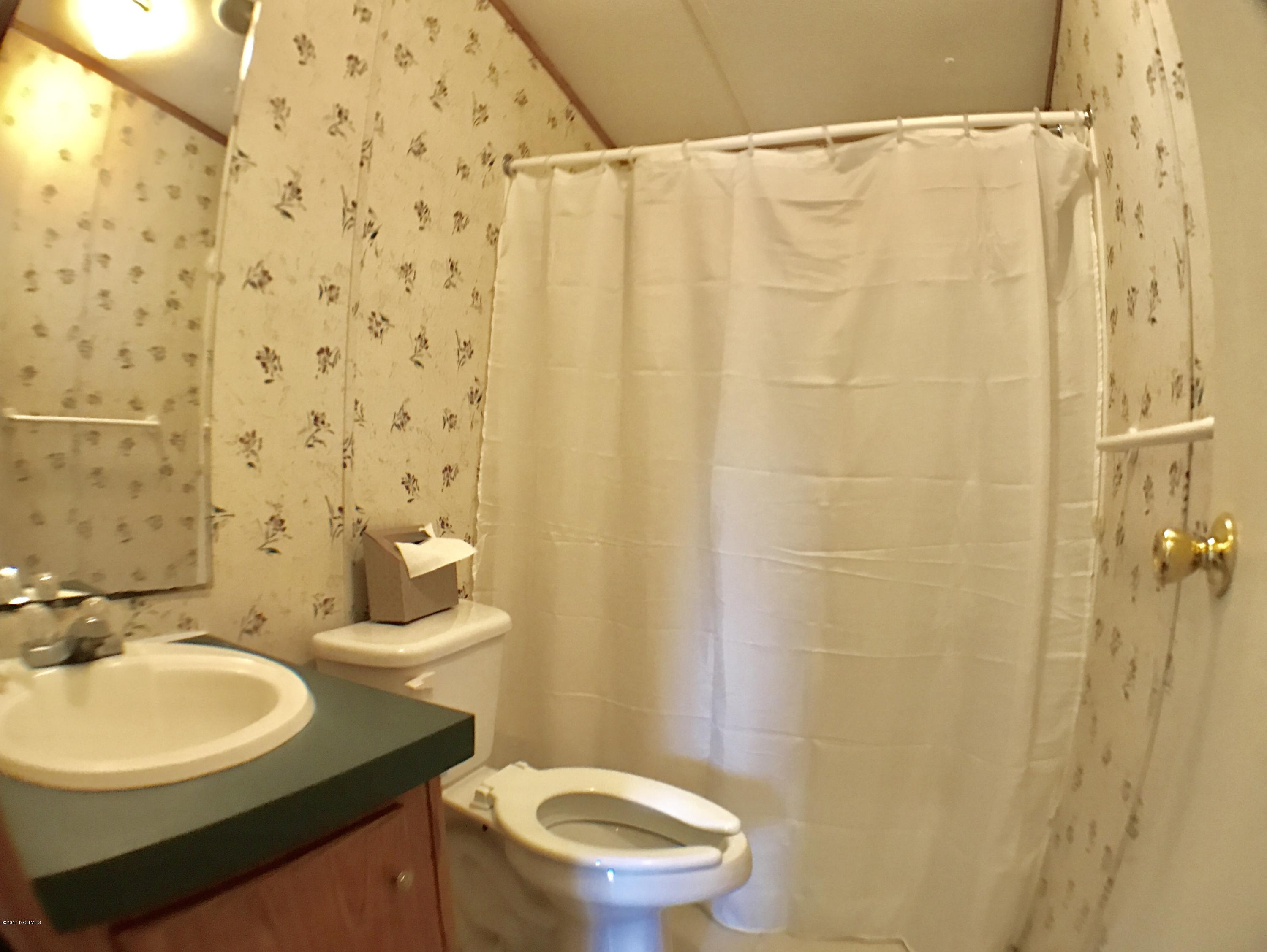 586 Harris Creek Road Jacksonville, NC 28540 - Photo 17 of 19 Main Bathroom
