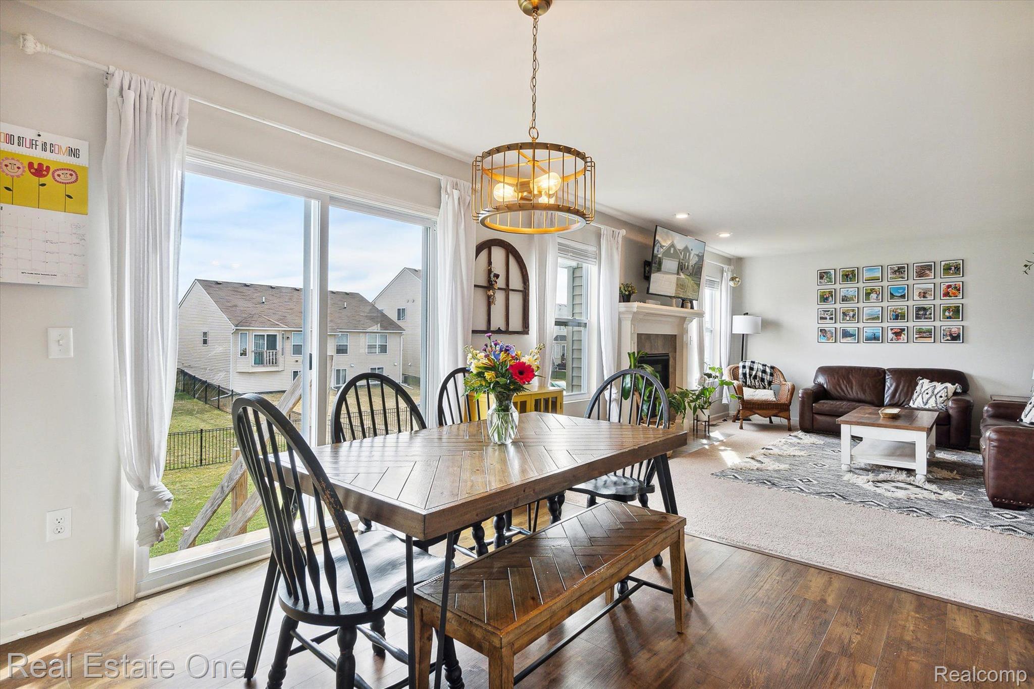 4136 Peach Tree Lane Howell, MI 48843 - Photo 11 of 42 eat in area