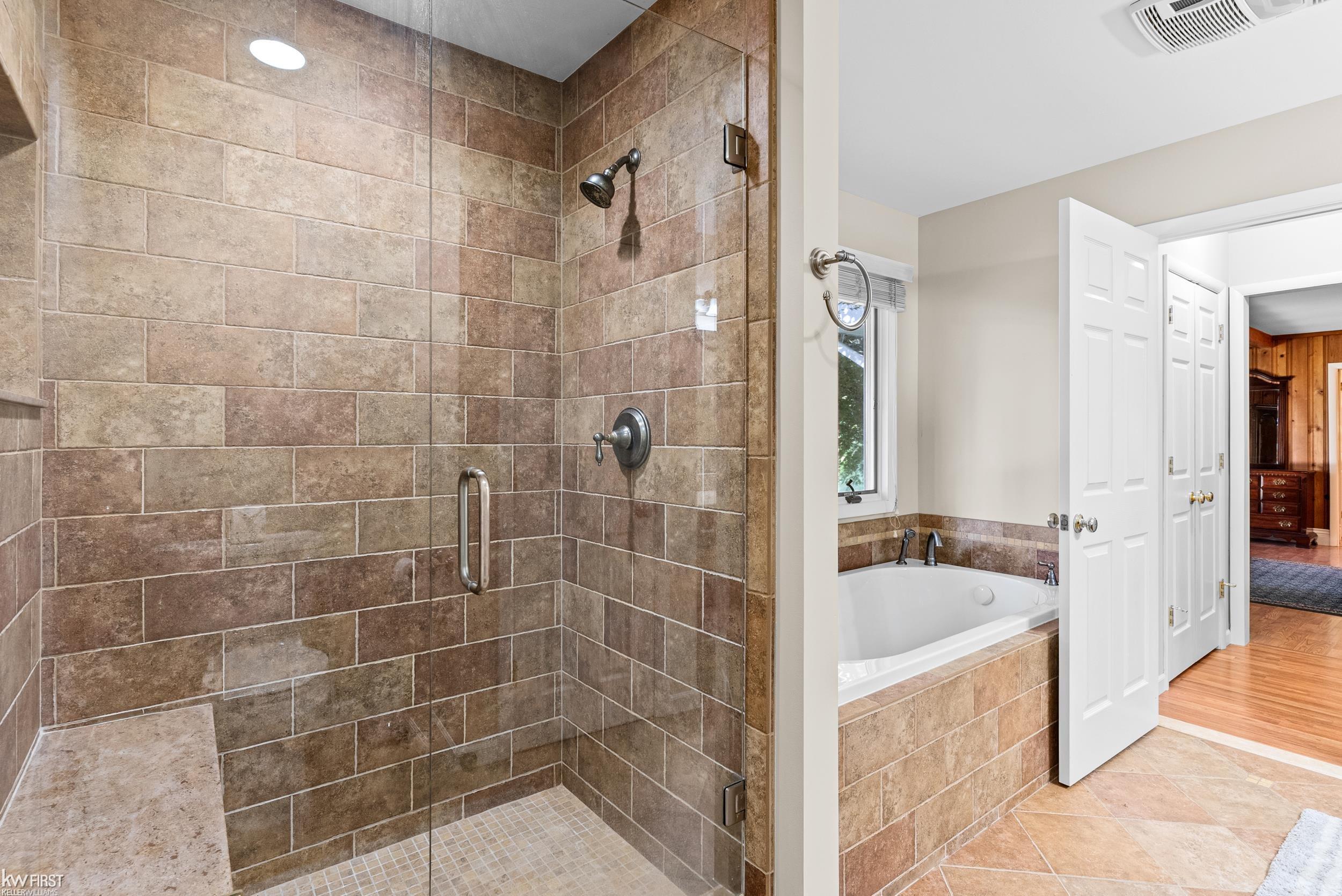 1061 Rose Center Road Fenton, MI 48430 - Photo 19 of 66