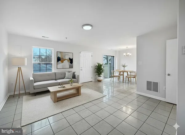 $2,349 | 102 Crossbill Way, Frederick, MD 21702