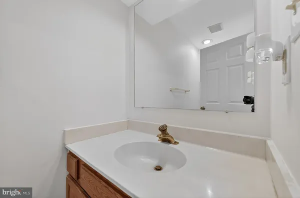 $835,000 | 20211 Birdsnest Place, Ashburn, VA 20147