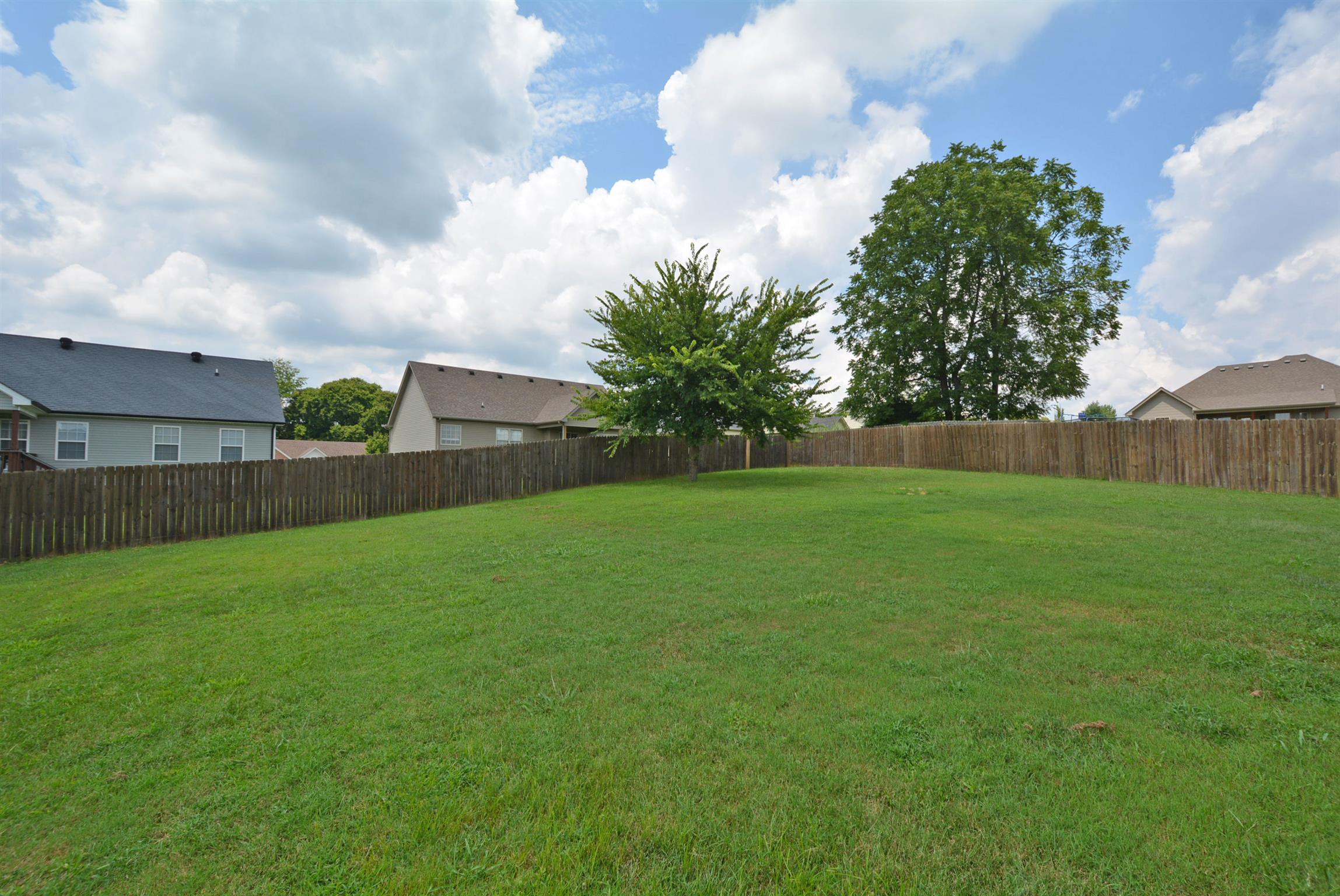 2170 Powell Road Clarksville, TN 37043 - Photo 23 of 24 Privacy Fence