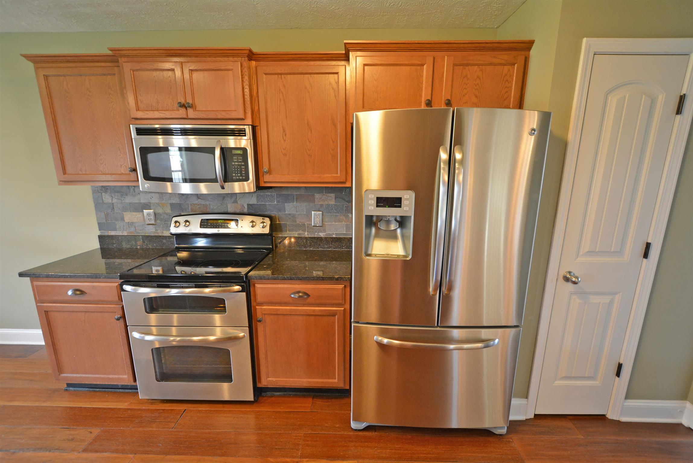 2170 Powell Road Clarksville, TN 37043 - Photo 6 of 24 Stainless Steal Appliances