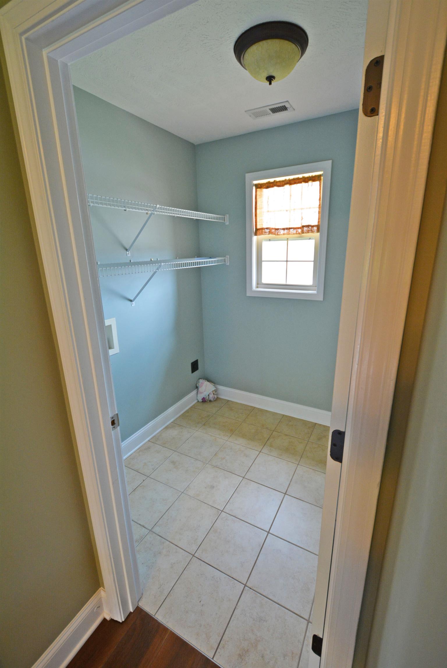 2170 Powell Road Clarksville, TN 37043 - Photo 10 of 24 Laundry Room