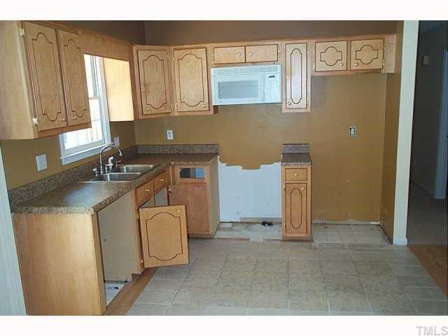 402 Barbour Road Smithfield, NC 27577 - Photo 7 of 12 MISSING STOVE AND DISHWASHER