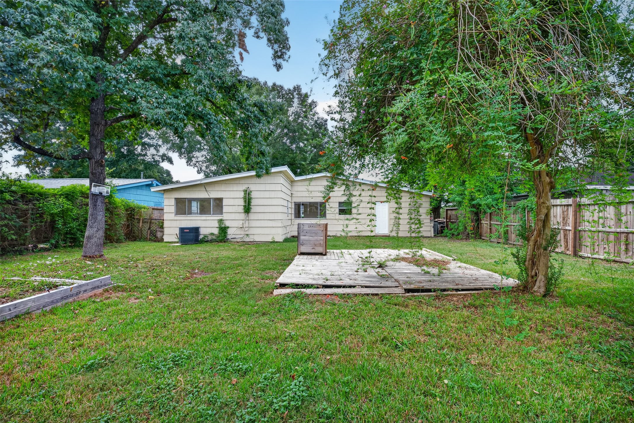 1307 Camden Road Pasadena, TX 77502 - Photo 35 of 37 Gallery Image 35