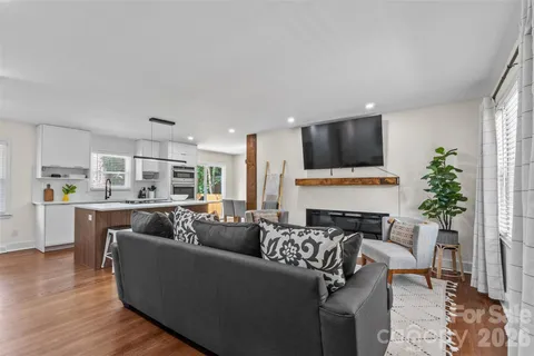 $500,000 | 2014 Sandhurst Drive, Charlotte, NC 28205