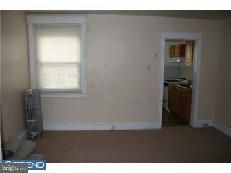 526 Woodcliffe Road Upper Darby, PA 19082 - Photo 3 of 8