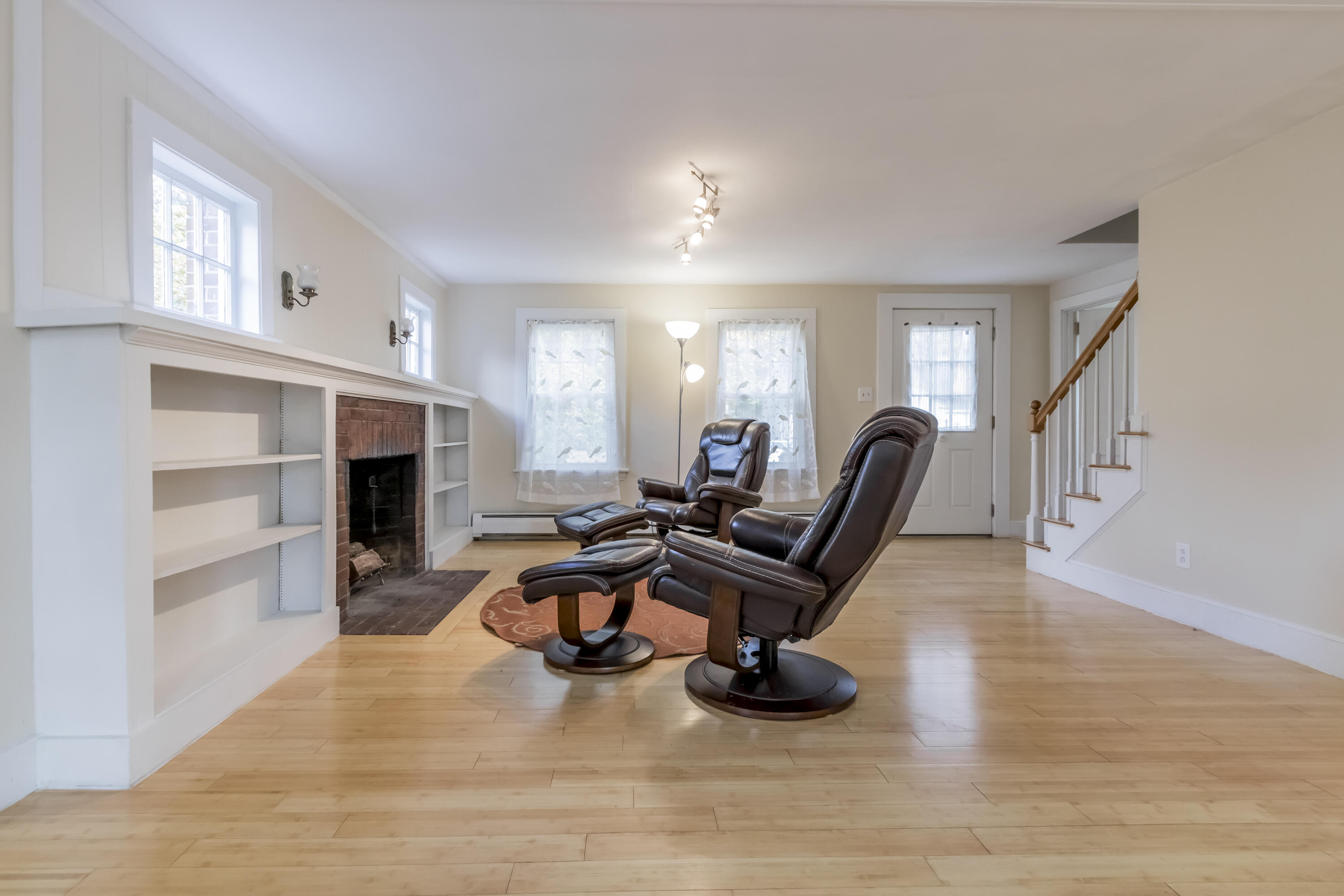 13 Farwell Avenue Cumberland, ME 04021 - Photo 16 of 48 20231112FH-72027