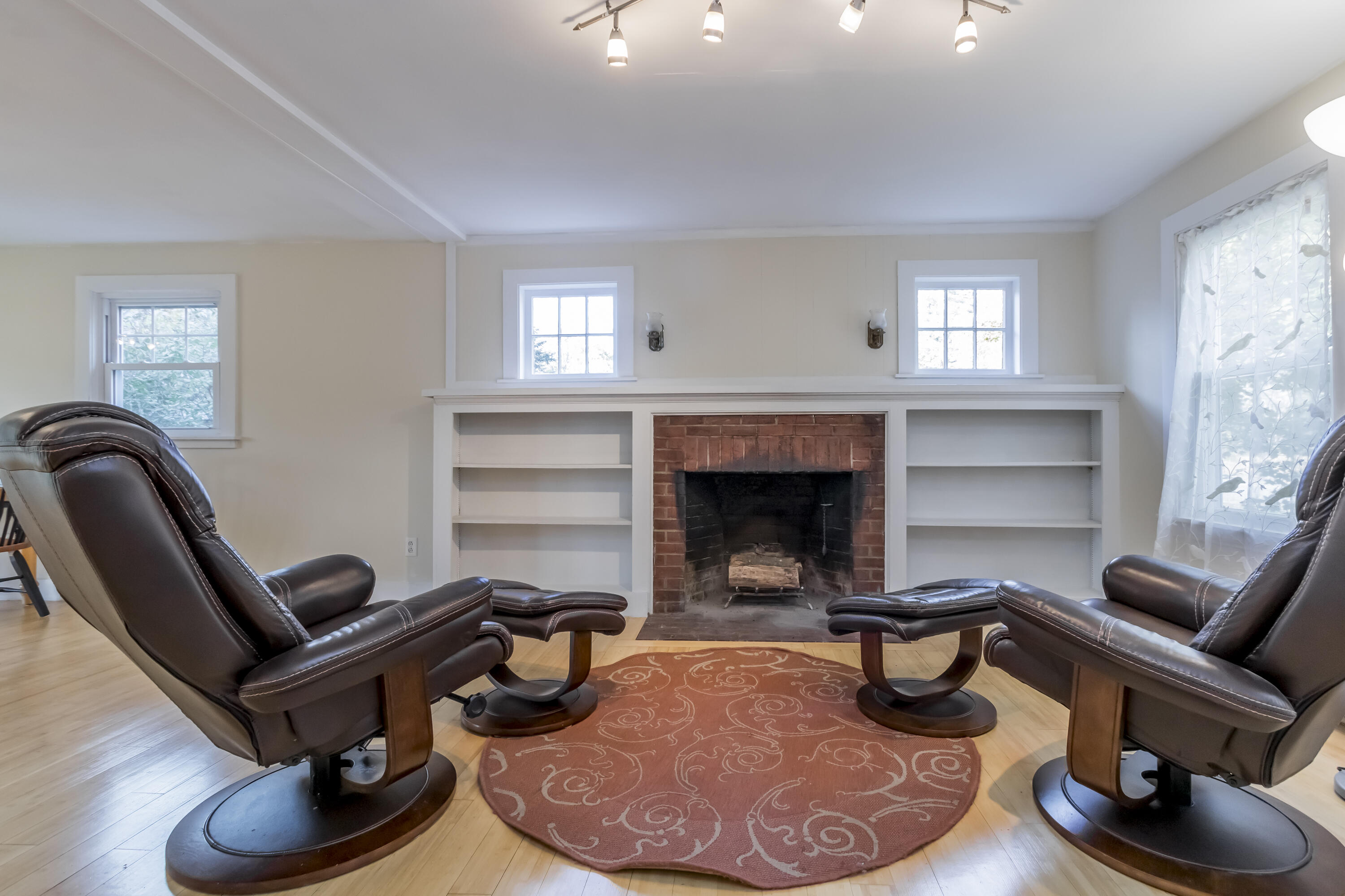 13 Farwell Avenue Cumberland, ME 04021 - Photo 17 of 48 20231112FH-72030