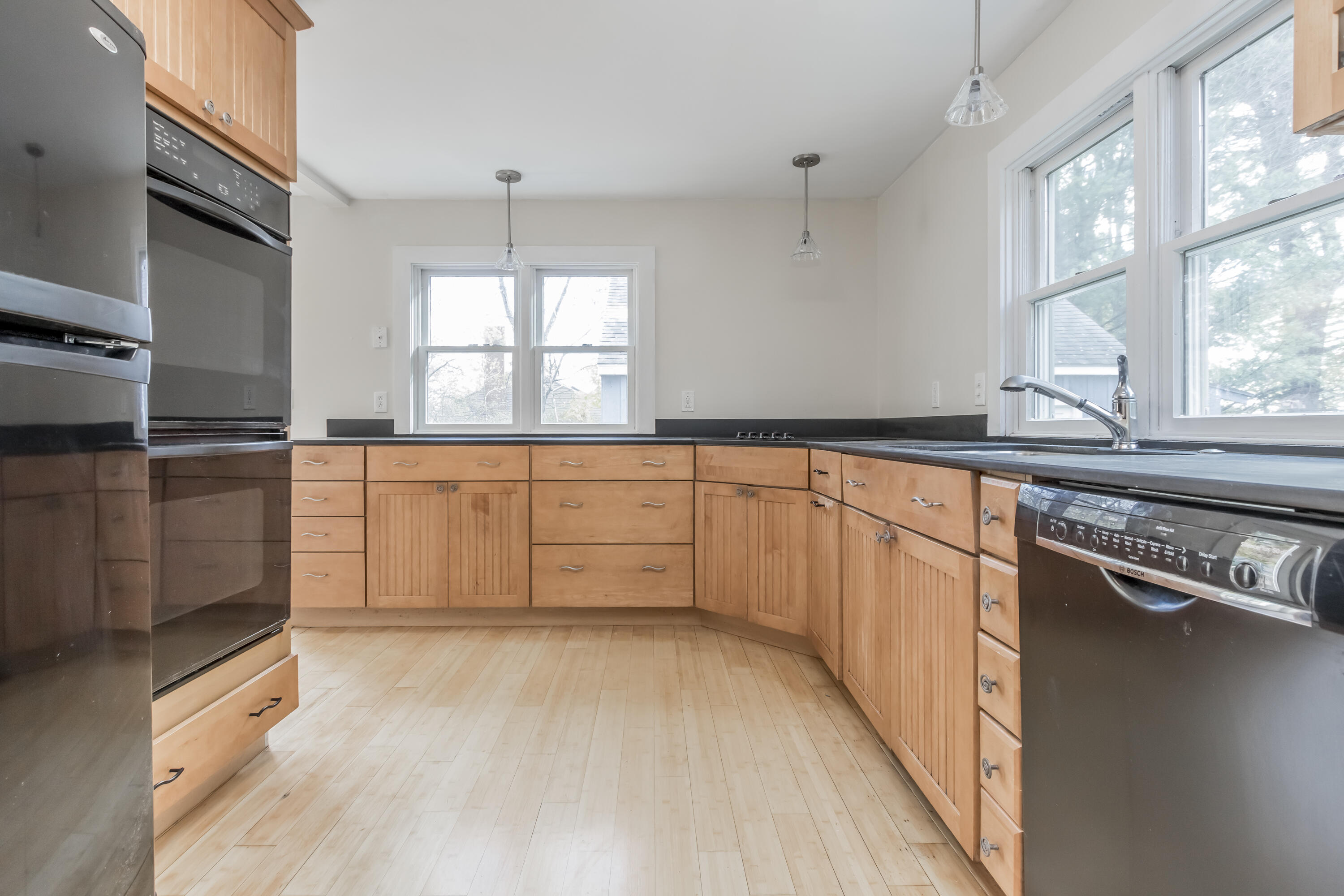 13 Farwell Avenue Cumberland, ME 04021 - Photo 7 of 48 20231112FH-72011