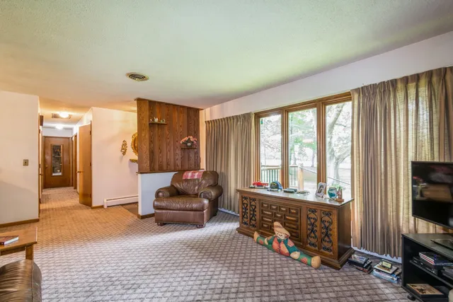 $350,000 | 2584 County Road 33 Southeast, Buffalo, MN 55313