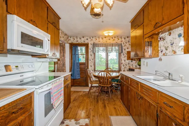 $350,000 | 2584 County Road 33 Southeast, Buffalo, MN 55313