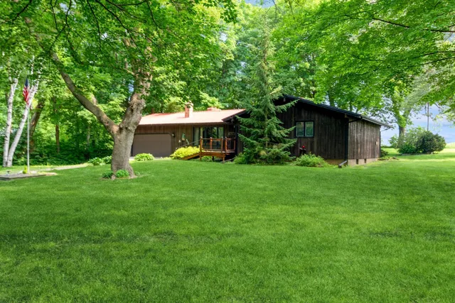 $350,000 | 2584 County Road 33 Southeast, Buffalo, MN 55313