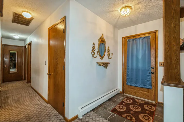 $350,000 | 2584 County Road 33 Southeast, Buffalo, MN 55313