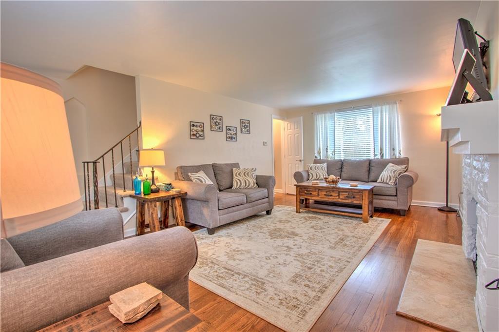 498 Haverhill Road Pittsburgh, PA 15228 - Photo 4 of 21