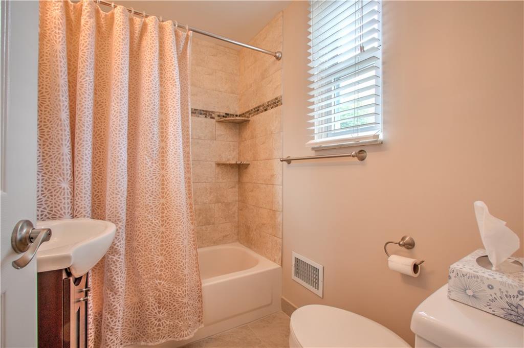 498 Haverhill Road Pittsburgh, PA 15228 - Photo 10 of 21
