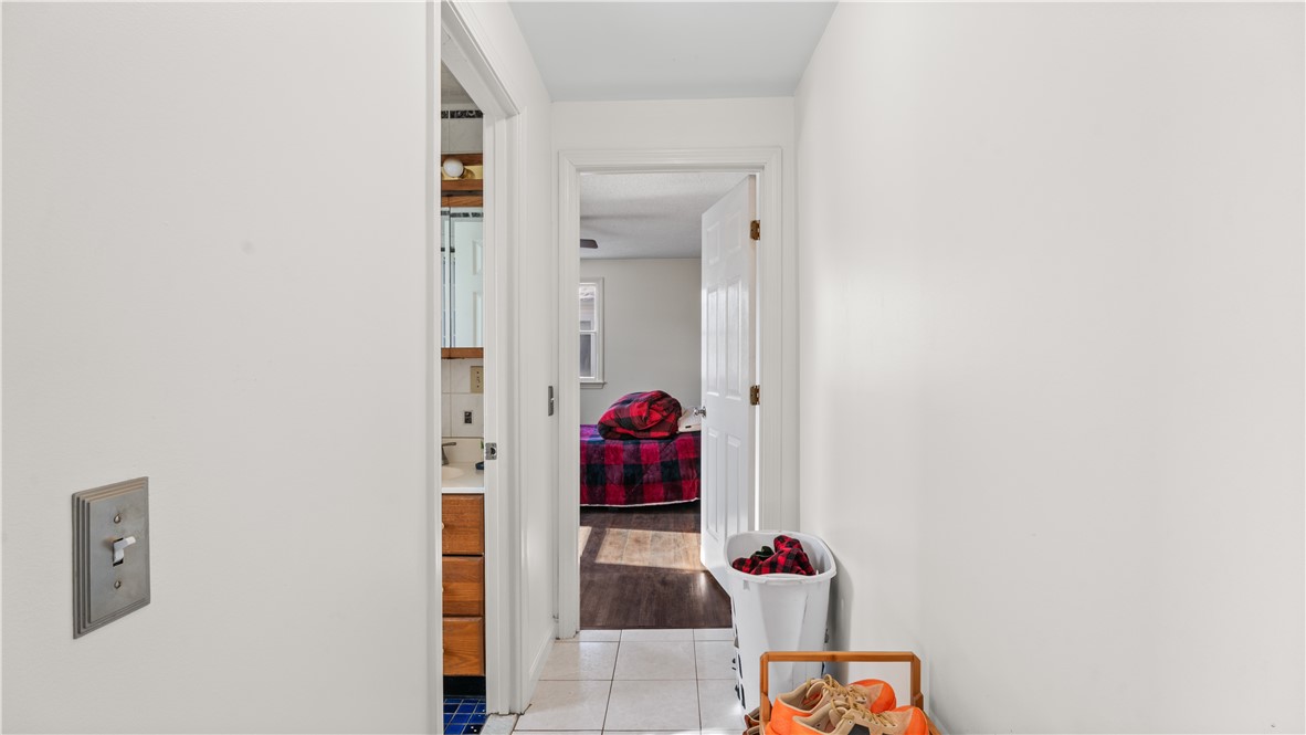 71 Bent Road East Providence, RI 02916 - Photo 19 of 37