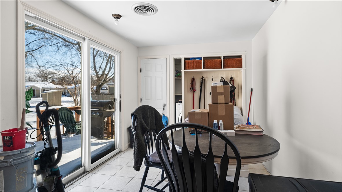 71 Bent Road East Providence, RI 02916 - Photo 5 of 37